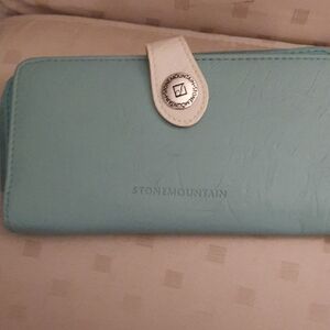 Stone Mountain Accessories Blue Wallet
